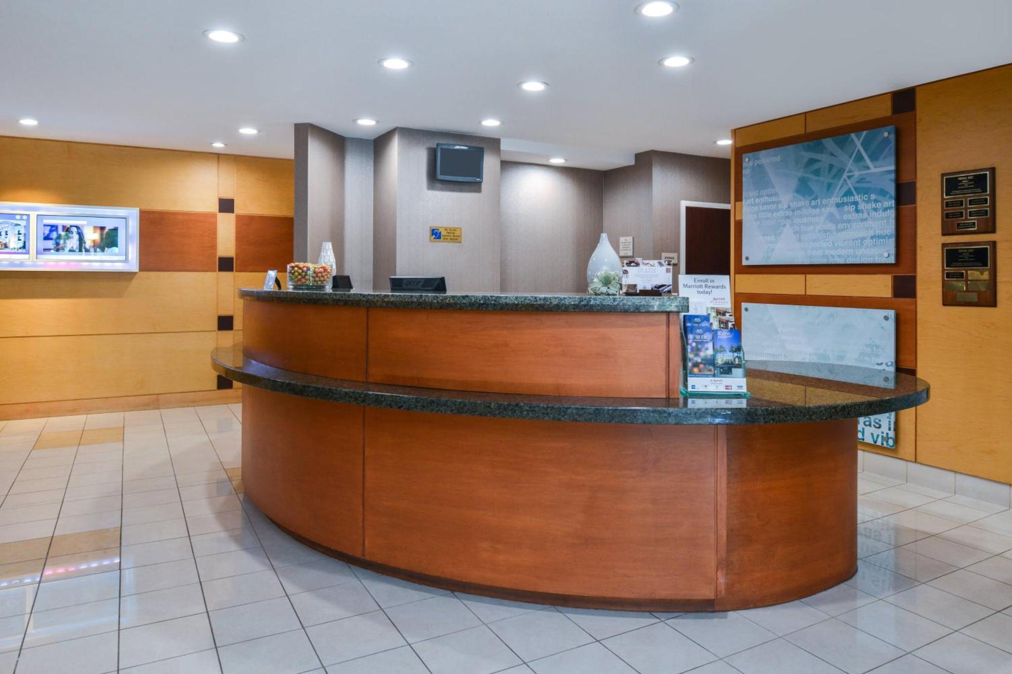 Springhill Suites By Marriott Lancaster Palmdale Bagian luar foto